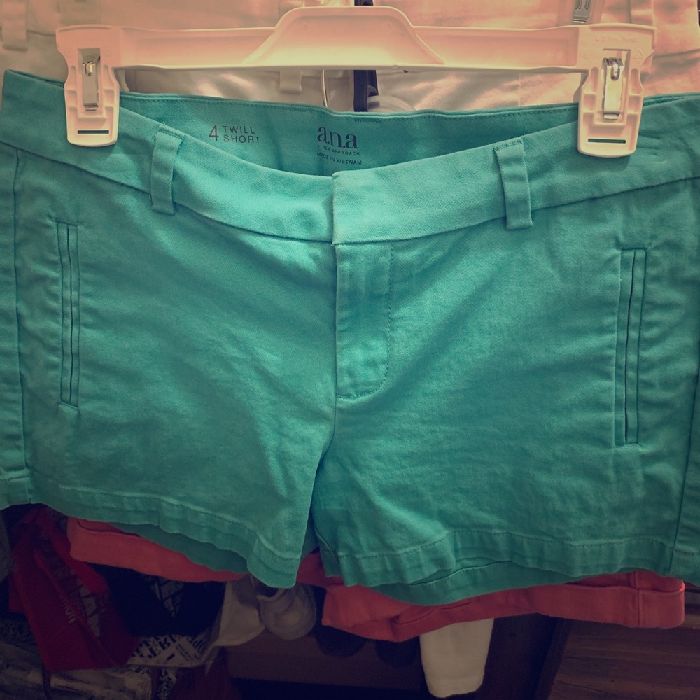 Ana twill short green
